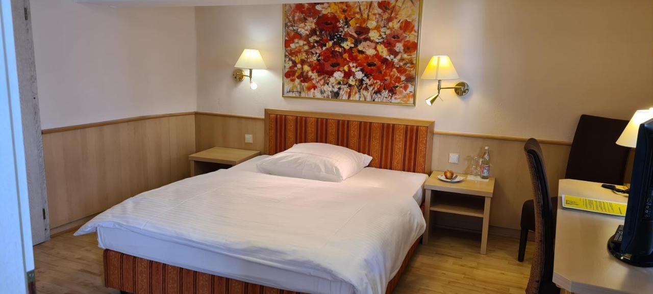 Hotel Garni "Am Ellinger Tor" Weißenburg in Bayern 외부 사진