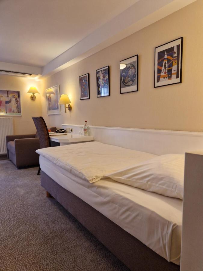 Hotel Garni "Am Ellinger Tor" Weißenburg in Bayern 외부 사진
