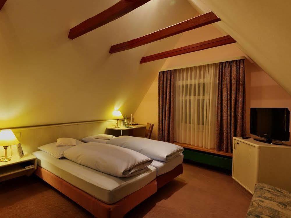Hotel Garni "Am Ellinger Tor" Weißenburg in Bayern 외부 사진